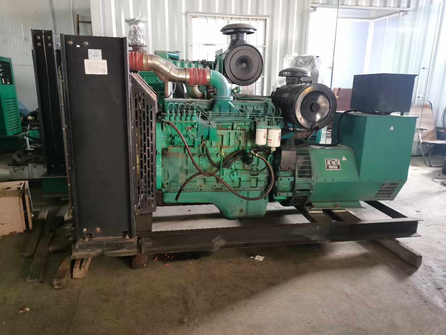 牡丹江发电机租赁如何确定电缆的承载电流是否在安全范围内？